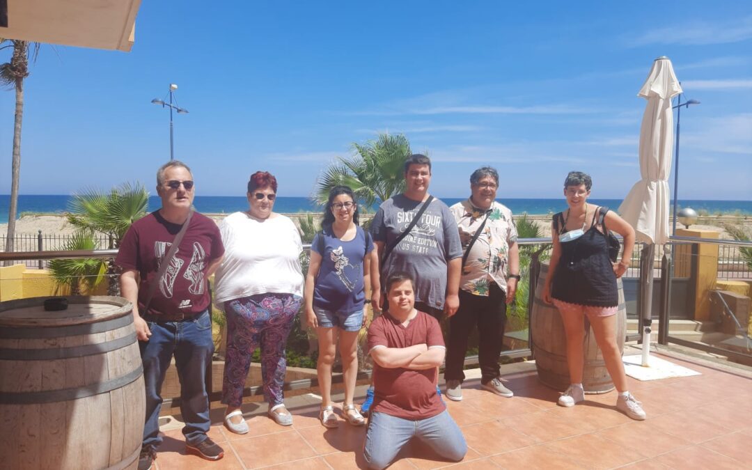 ATADI retoma su Programa Vacaciones con estancias semanales en la playa