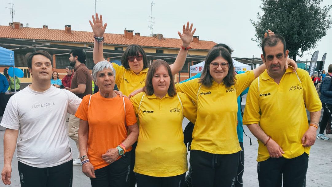 Usuarios de Atadi Teruel en la Feria de la Salud