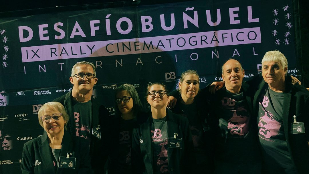 Los azafatos autogestores de ATADI colaboran en la clausura del Desafío Buñuel de Teruel