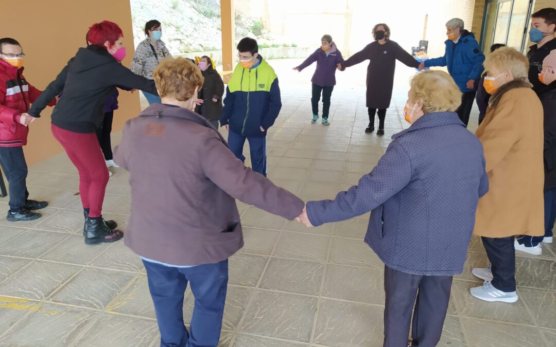 Usuarios de ATADI Alcorisa participan en el Programa Redoble