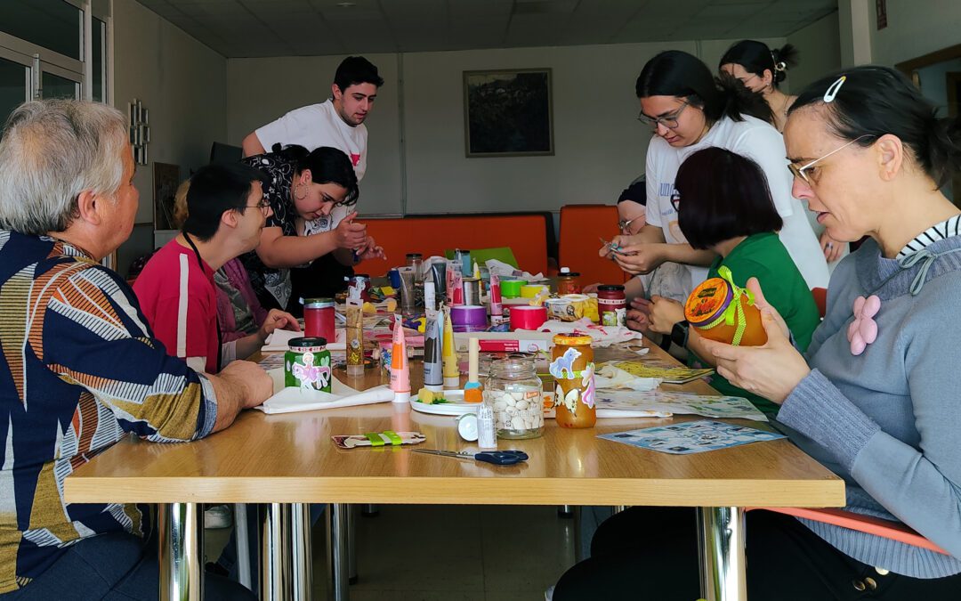 Mucho color en el taller de ocio y tiempo libre en Alcorisa