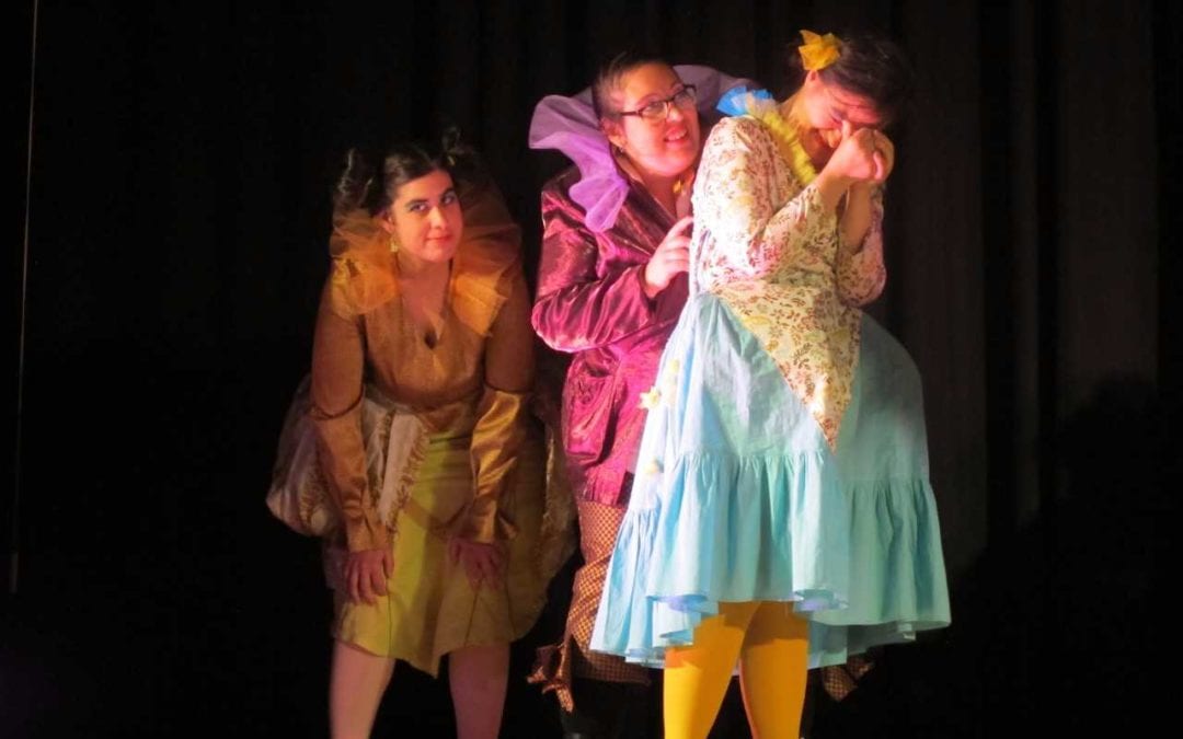 Teatro ATADI actúa en la Glorieta de Teruel